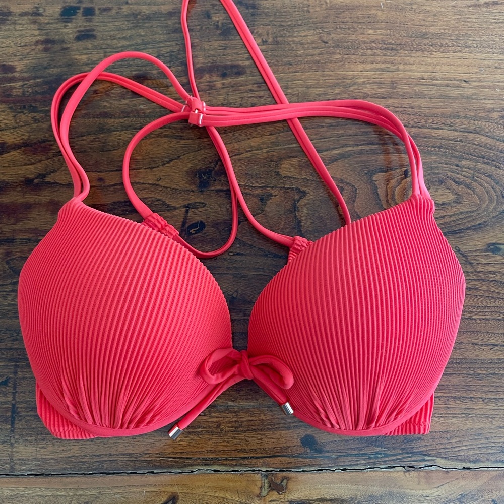 Shade & Shore Bold Red Ribbed‎ Bikini Top